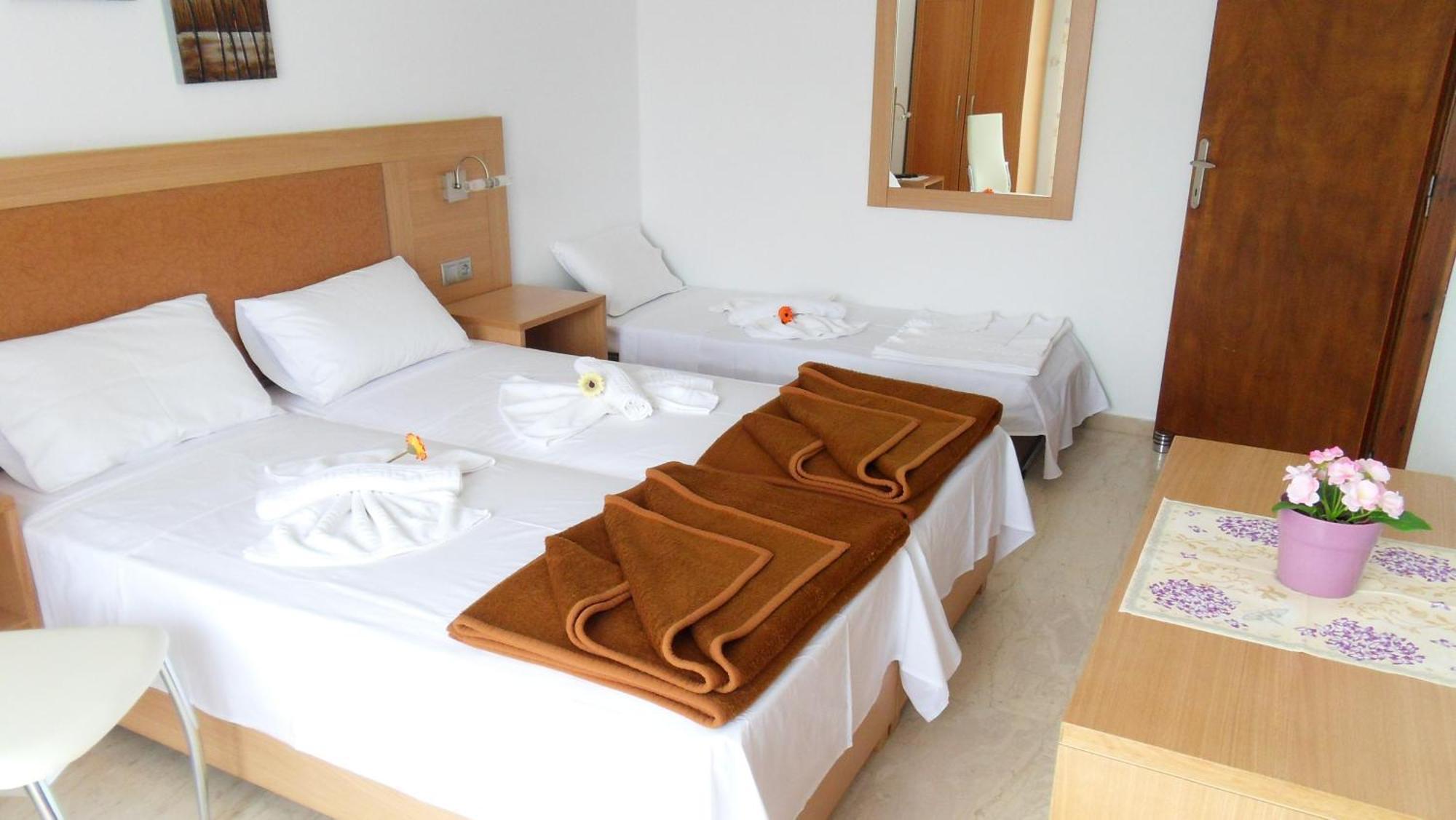 Maik Apartments Metamorfosi  Luaran gambar