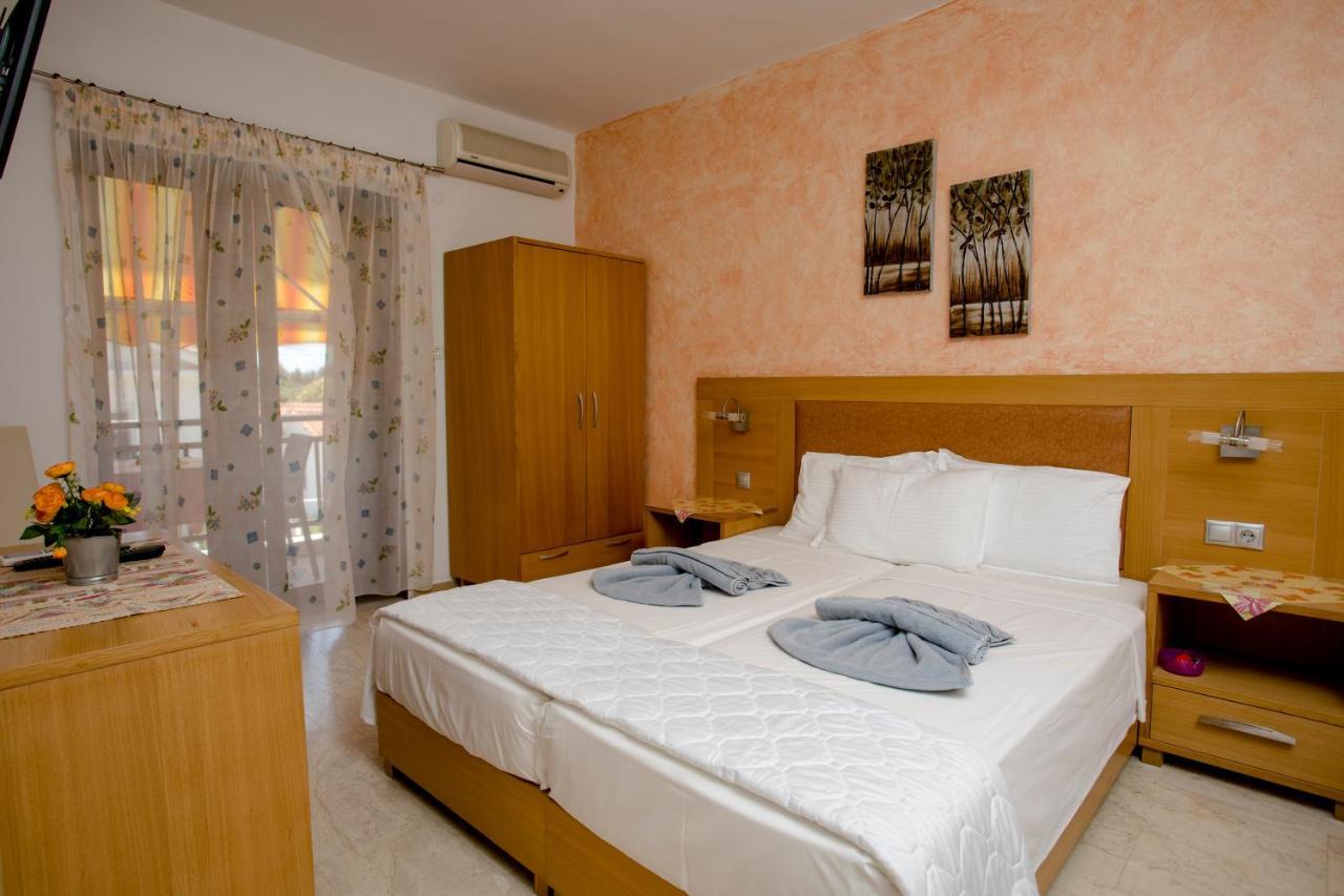 Maik Apartments Metamorfosi  Luaran gambar