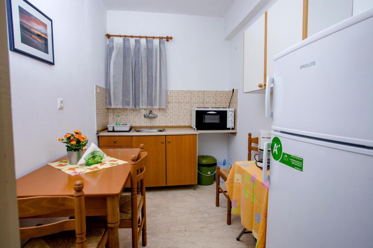 Maik Apartments Metamorfosi  Luaran gambar