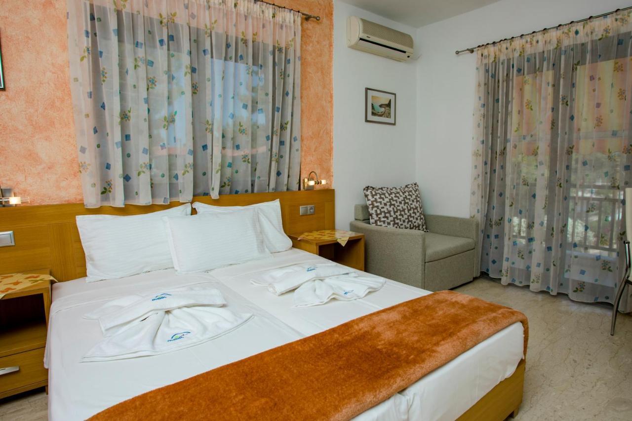 Maik Apartments Metamorfosi  Luaran gambar